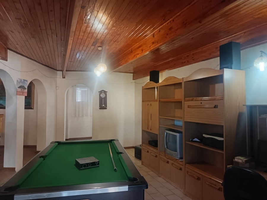 4 Bedroom Property for Sale in Heuwelsig Northern Cape